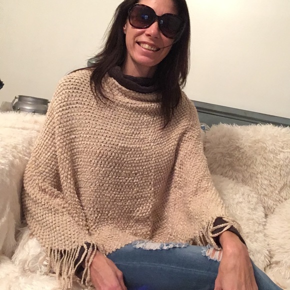Knitted Beige Poncho - Picture 2 of 6